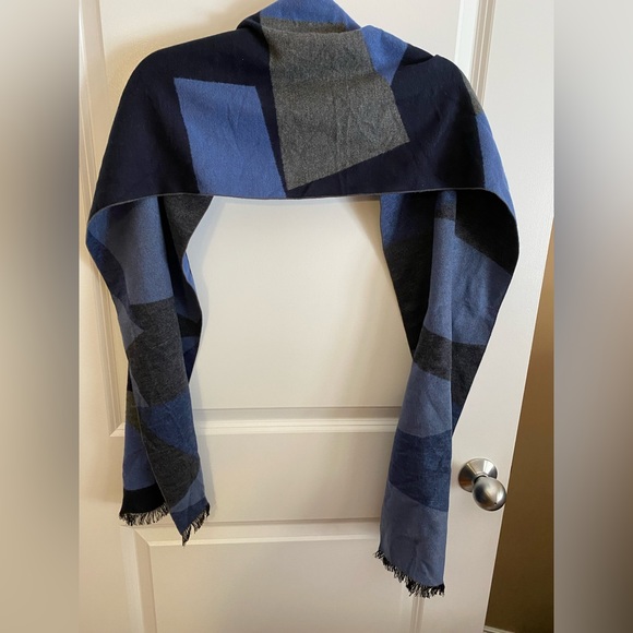 Chelsey by Joseph Super Soft 100% Silk Scarf Navy Blue Gray Black - Picture 7 of 7